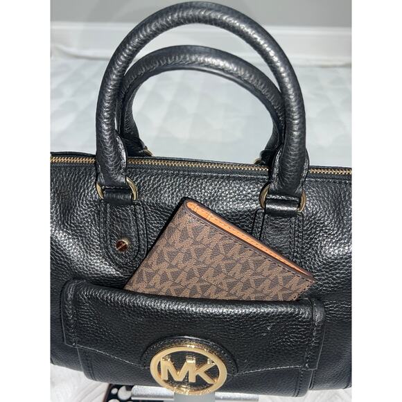 Michael Kors Black Leather Satchel + Brand New Passport Holder/Wallet - Picture 17 of 17